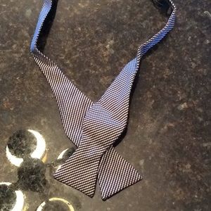 Brooks Brothers bow tie perfect condition